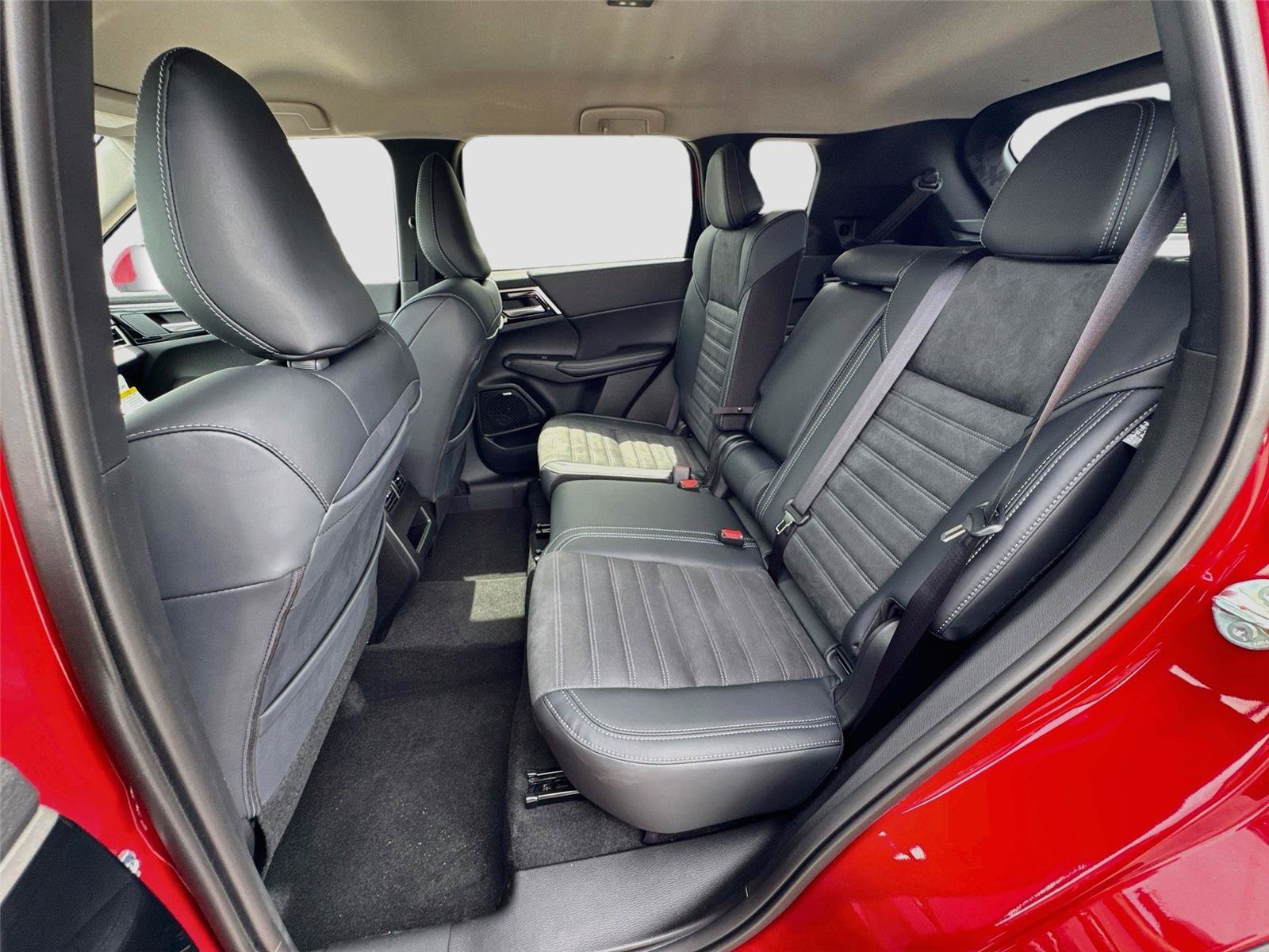 New 2026 Mitsubishi Outlander SE FWD image 24