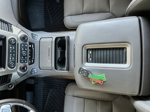 Used 2019 GMC Yukon XL Denali w/ Denali Ultimate Package image 11