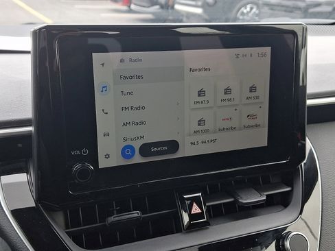 Used 2023 Toyota Corolla SE w/ SE Package image 17