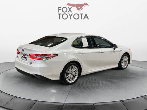 Used 2020 Toyota Camry XLE w/ Sunroof Package image 6
