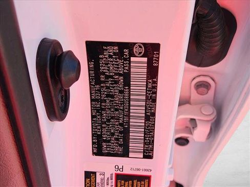 Used 2016 Toyota Camry LE image 23