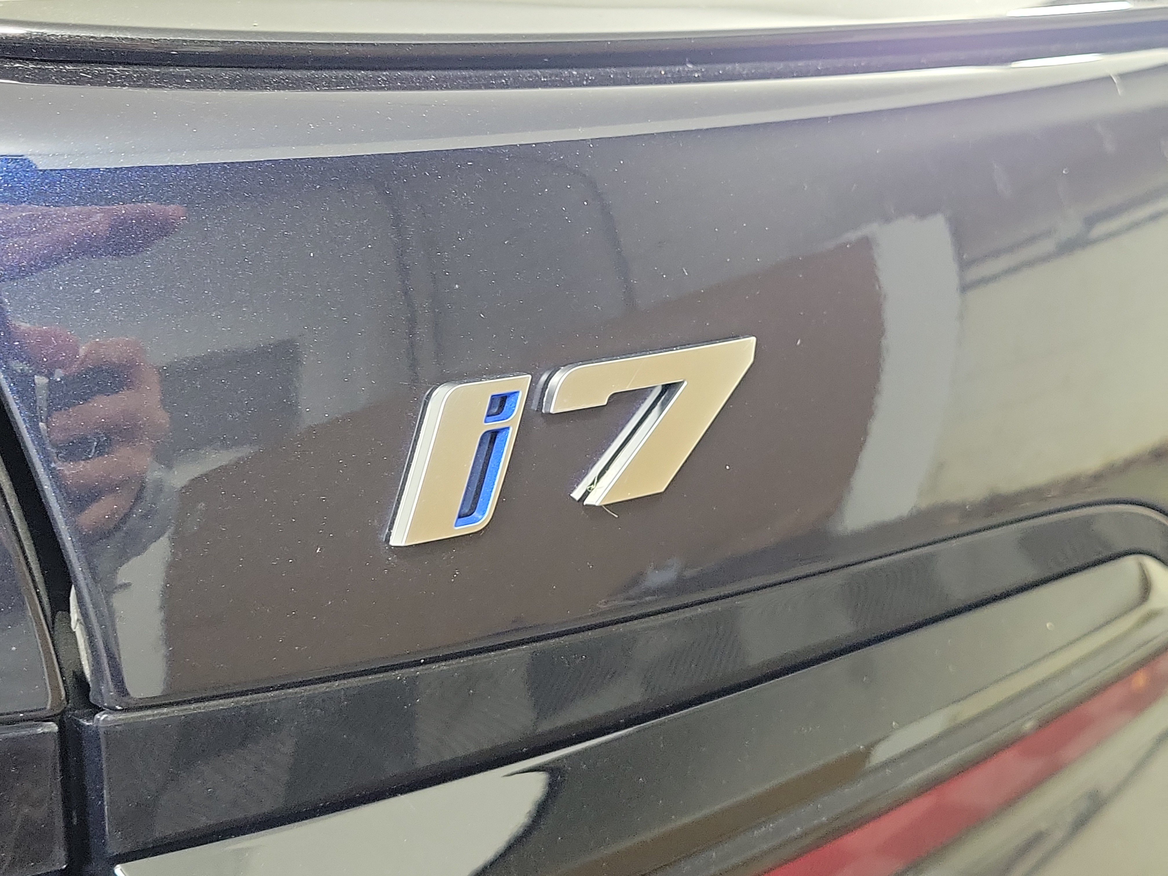Certified 2024 BMW i7 xDrive60 w/ Executive Package AWD/4WD image 24