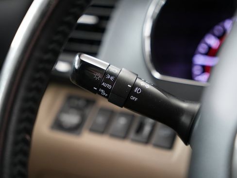 Used 2013 Toyota Highlander SE image 15