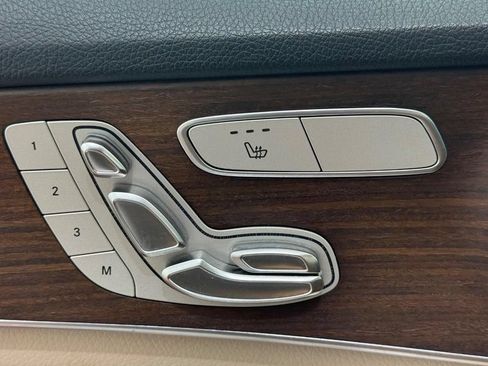 Used 2019 Mercedes-Benz C 300 4MATIC Sedan image 14