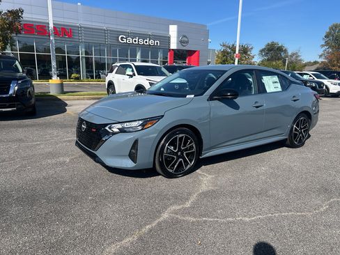 New 2025 Nissan Sentra SR image 8