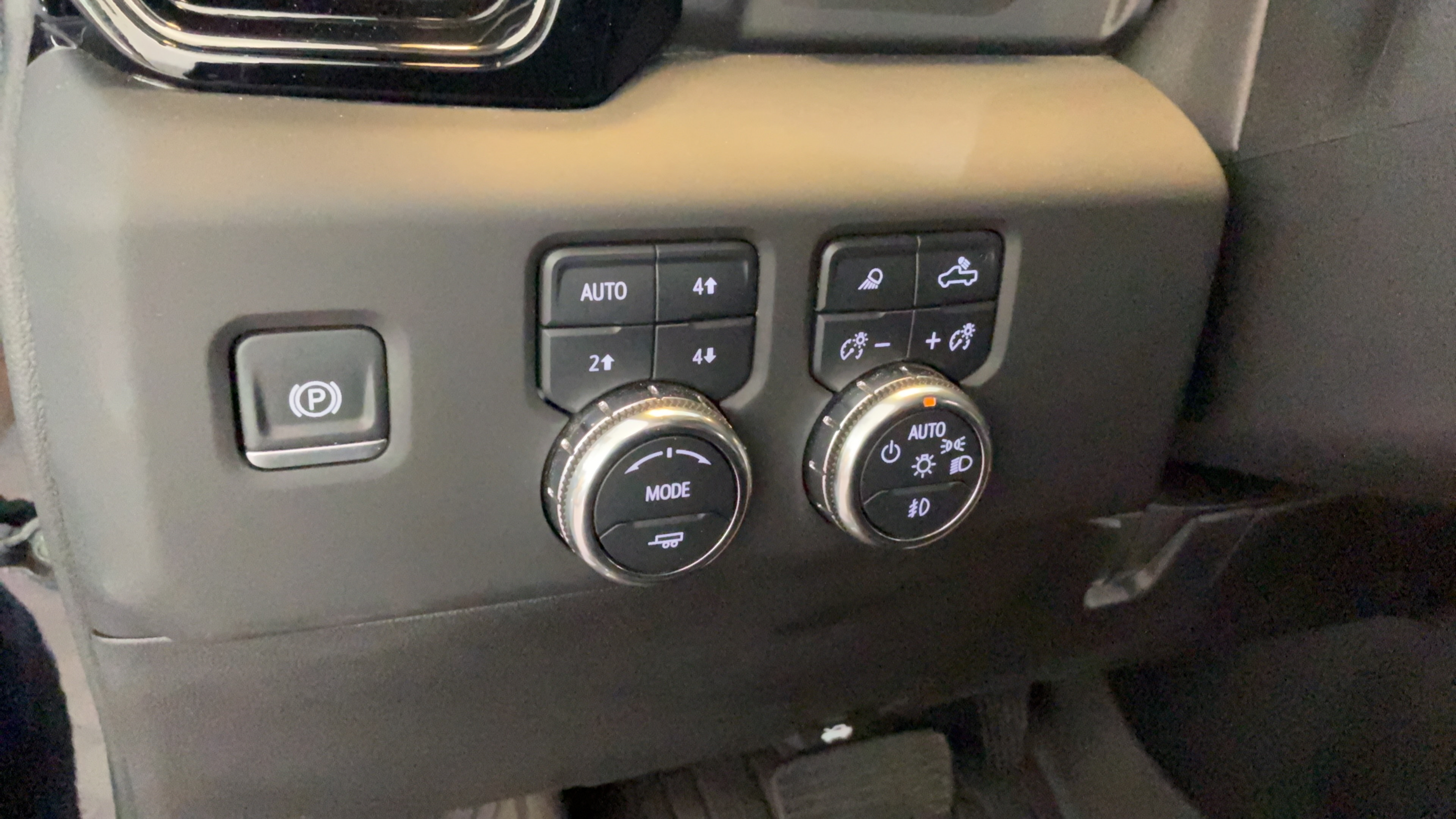 Used 2025 GMC Sierra 2500 AT4 w/ AT4 Premium Plus Package AWD/4WD image 20
