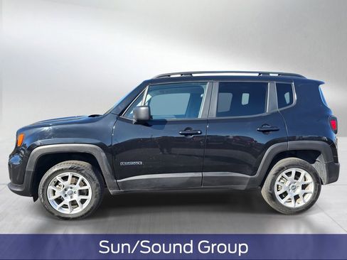 Used 2023 Jeep Renegade Latitude w/ Sun/Sound Group AWD/4WD image 3