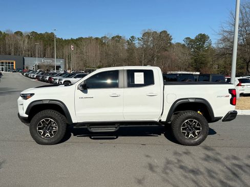 Used 2023 Chevrolet Colorado ZR2 w/ ZR2 Convenience Package III image 3
