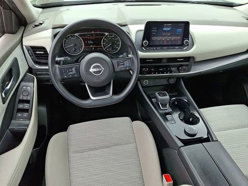 Used 2023 Nissan Rogue SV AWD/4WD image 2