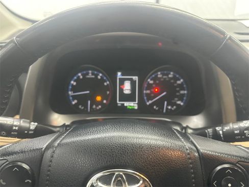 Used 2017 Toyota RAV4 XLE image 29
