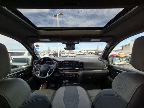 Used 2024 Chevrolet Silverado 1500 ZR2 w/ Technology Package image 40