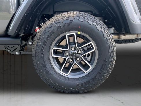 New 2026 Jeep Gladiator Mojave AWD/4WD image 32