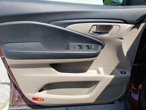 Used 2020 Honda Pilot EX image 11
