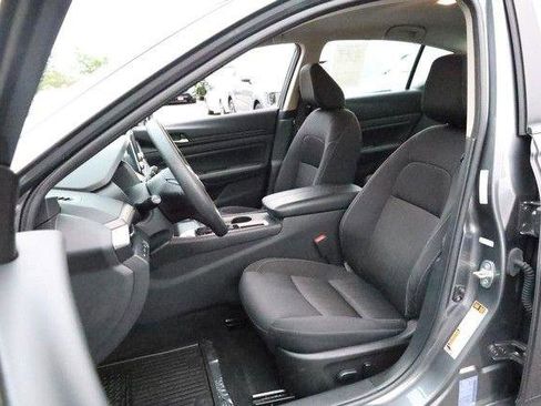 Certified 2025 Nissan Altima 2.5 SV FWD image 8