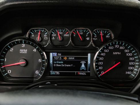 Used 2018 Chevrolet Suburban LT image 18