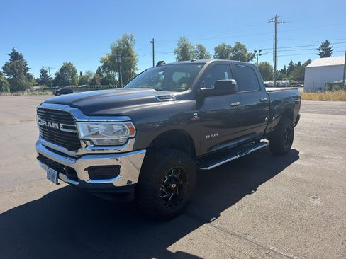 Used 2019 RAM 2500 Big Horn AWD/4WD image 2