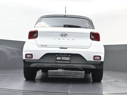Certified 2026 Hyundai Venue SEL FWD image 25