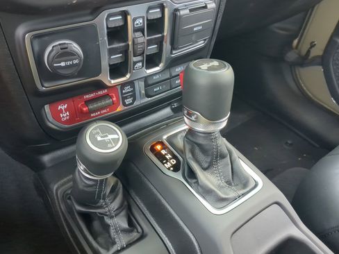 New 2025 Jeep Wrangler Rubicon w/ Steel Bumper Group image 31