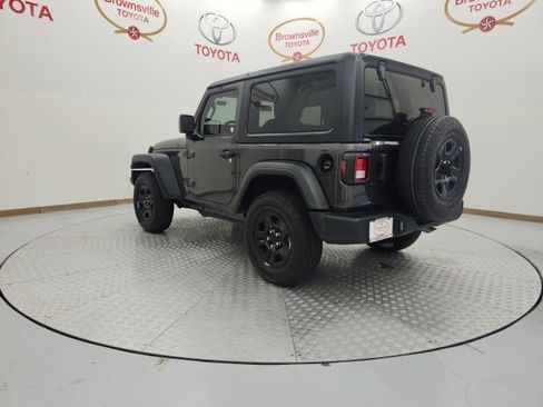 Used 2025 Jeep Wrangler Sport image 6
