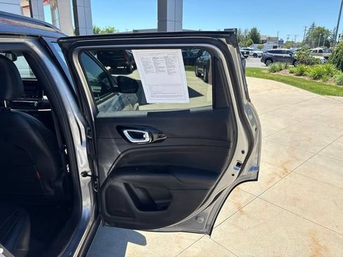 Used 2023 Jeep Compass Trailhawk AWD/4WD image 29