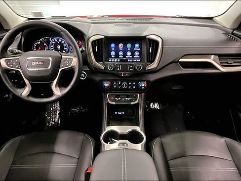 Used 2024 GMC Terrain Denali w/ Denali Premium Package AWD/4WD image 18