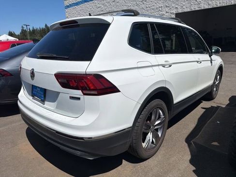 Used 2021 Volkswagen Tiguan SEL w/ 3rd Row Seat Package AWD/4WD image 7