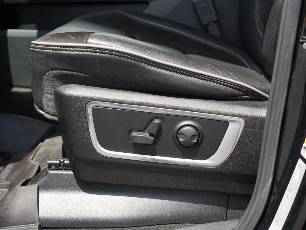 Used 2023 RAM 1500 Laramie AWD/4WD image 16
