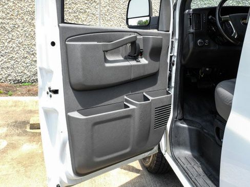 Used 2019 Chevrolet Express 2500 Extended w/ Driver Convenience Package RWD image 30