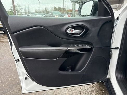 Used 2023 Jeep Cherokee Altitude Lux image 26