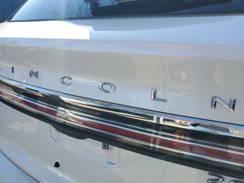 Certified 2019 Lincoln Nautilus Select w/ Class II Trailer Tow Package image 7