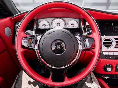 Used 2018 Rolls-Royce Dawn RWD image 50