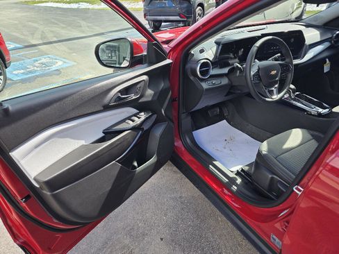 New 2026 Chevrolet Trax LT w/ LT Convenience Package image 9