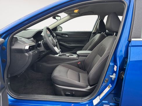 Used 2025 Nissan Altima 2.5 SV image 16