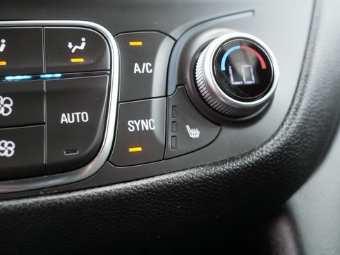Used 2019 Chevrolet Equinox LT FWD image 32