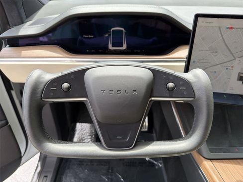 Used 2022 Tesla Model X AWD/4WD image 16