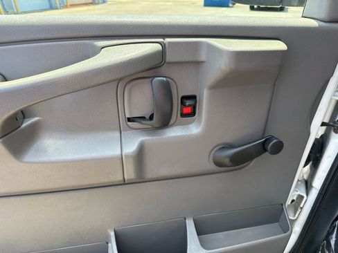 Used 2012 Chevrolet Express 2500 LS RWD image 10