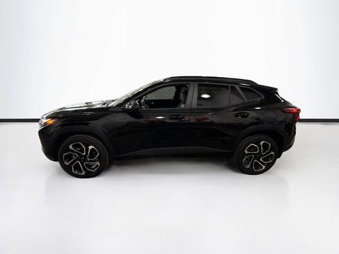 Used 2025 Chevrolet Trax RS w/ Sunroof Package image 9