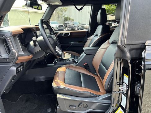 Used 2024 Ford Bronco Outer Banks AWD/4WD image 11