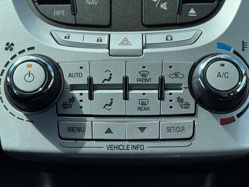 Used 2015 Chevrolet Equinox LTZ image 16