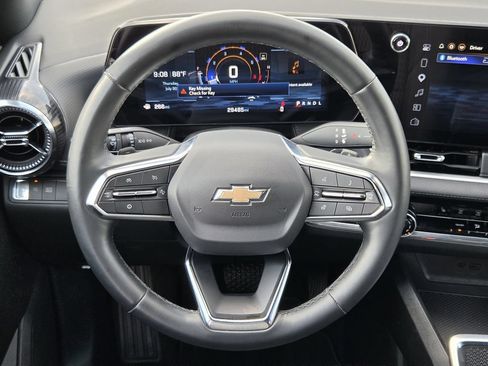 Used 2025 Chevrolet Equinox LT FWD image 14