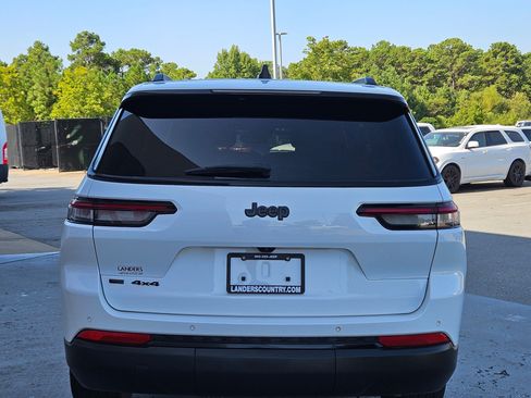 Used 2023 Jeep Grand Cherokee L Laredo AWD/4WD image 6