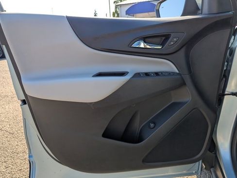 Used 2022 Chevrolet Equinox LT image 10