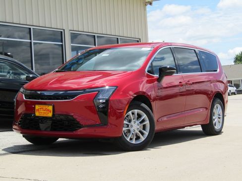 New 2027 Chrysler Pacifica Select AWD/4WD image 12
