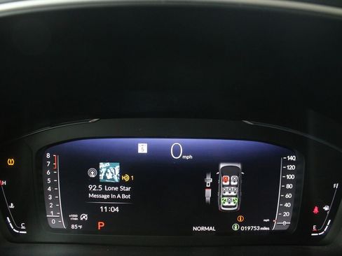 Used 2023 Honda Pilot Elite image 11