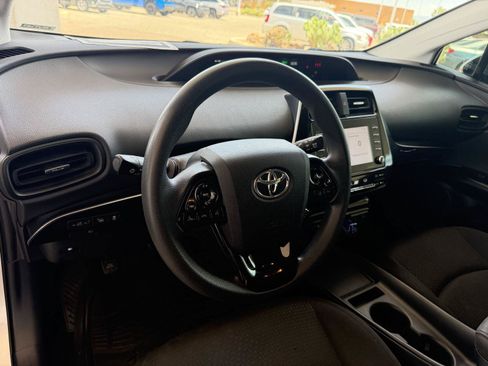 Used 2022 Toyota Prius LE FWD image 27