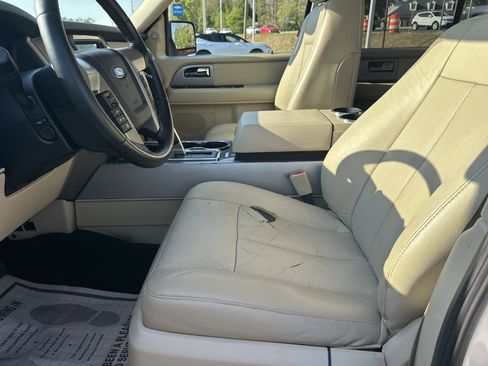Used 2017 Ford Expedition Limited w/ Equipment Group 301A RWD image 10