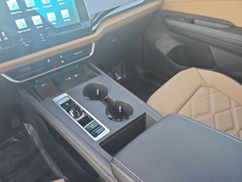 New 2025 Volkswagen Atlas Cross Sport SE image 24