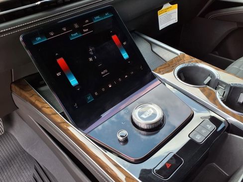 Used 2025 Cadillac Escalade Premium Luxury Platinum image 20