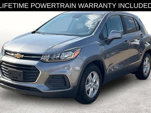 Used 2020 Chevrolet Trax LS w/ Tint and Cruise Package FWD image 9