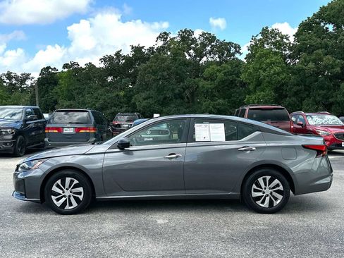 Used 2024 Nissan Altima 2.5 S FWD image 12